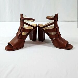 Via Spiga brown leather sandals. Size 7.